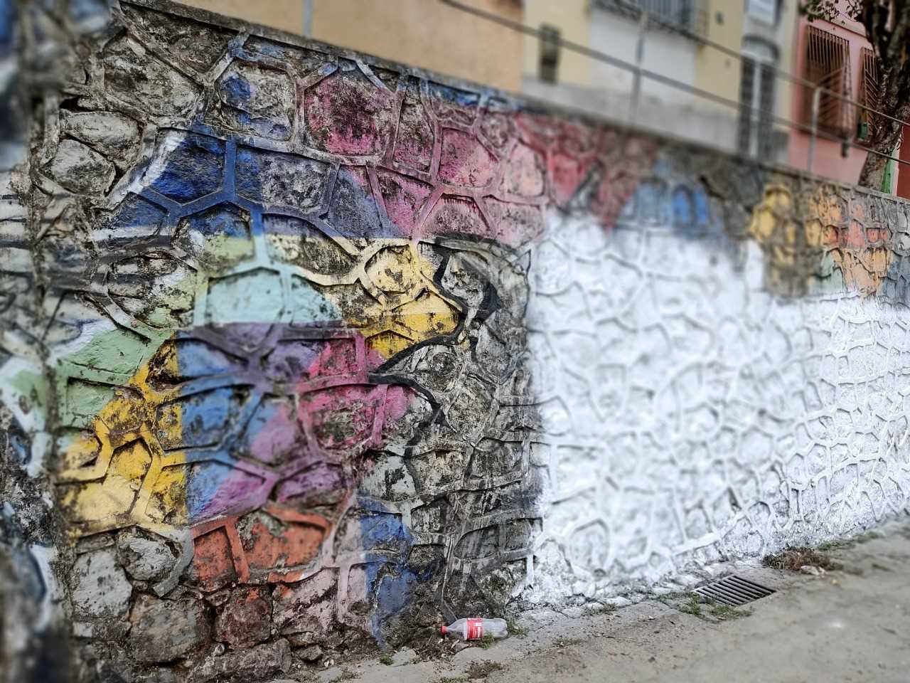 Camacã: Prefeitura ornamenta o centro da cidade com decorações, pintura e limpeza e motiva o comércio